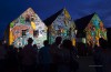 Illuminierte Häuser zur Veranstaltungsreihe "Radebeuler LebensART" auf dem Anger in Radebeul-Altkötzschenbroda